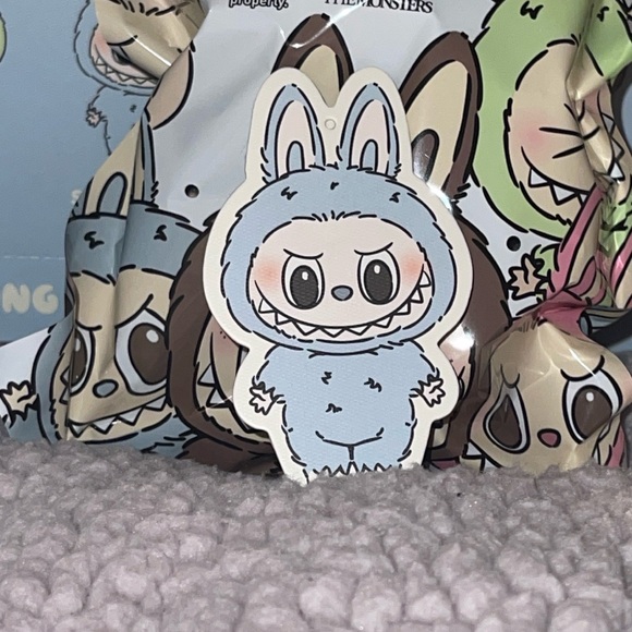 PopMart authentic/confirmed/semi-sealed sea salt coconut Exciting Macaron Labubu - Picture 4 of 10